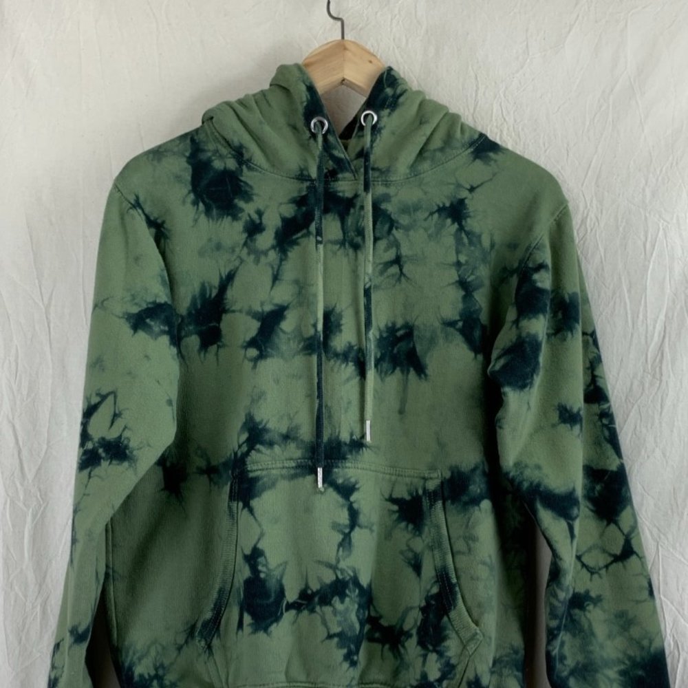Sun Kangaroo Pullover Hoodie in Green & Black Tie-Dye